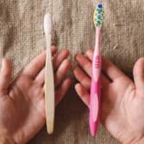 bamboo-vs-plastic-toothbrush